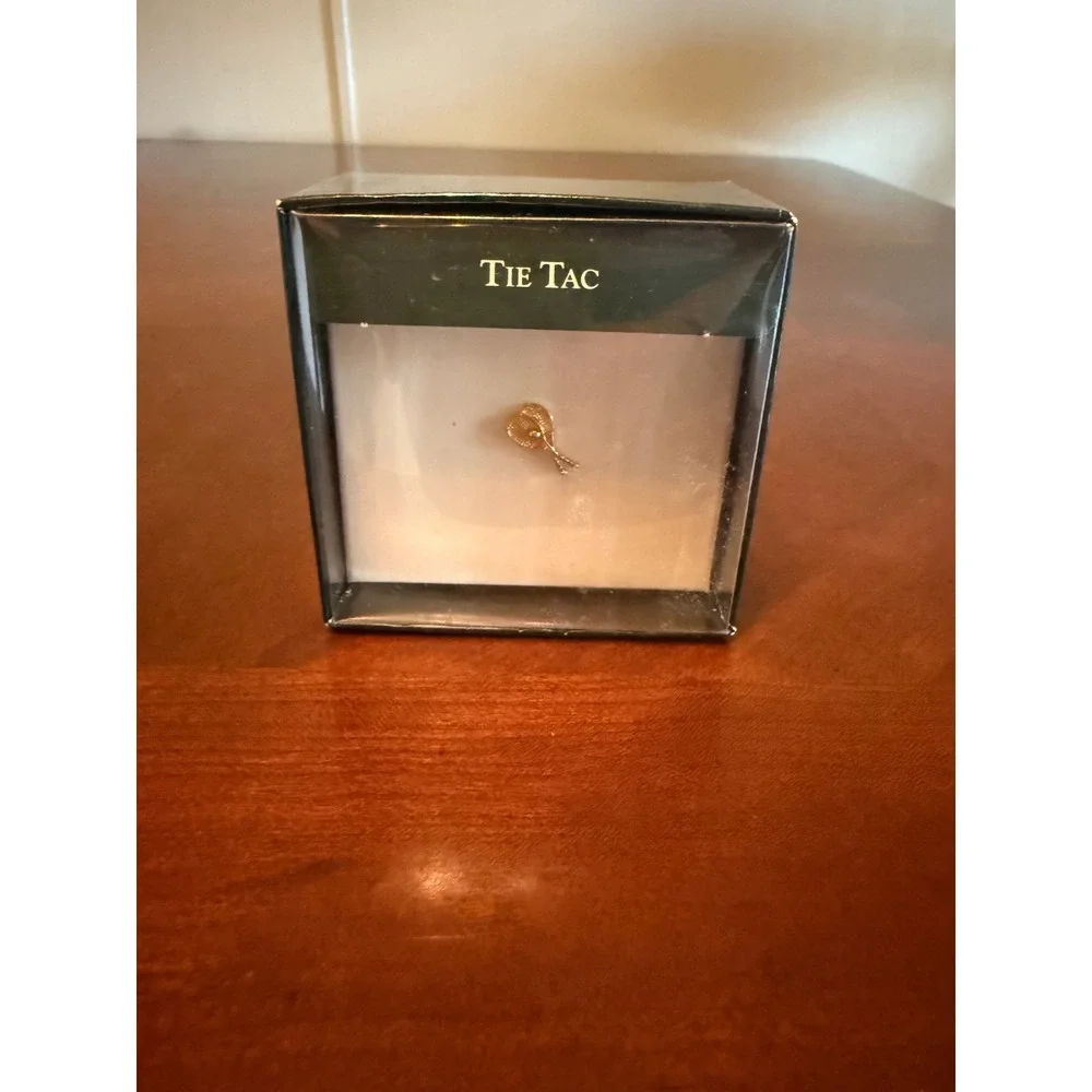 gold 10k not market‎ Vintage doble Tennis Racket Tie Tac Lapel Pin Sports